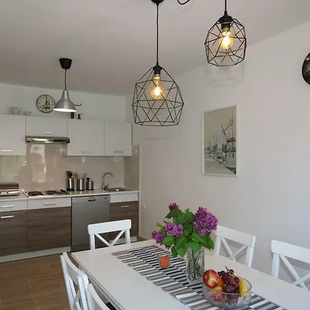 House Val